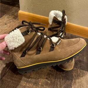 Sorel Harlow Cozy boot